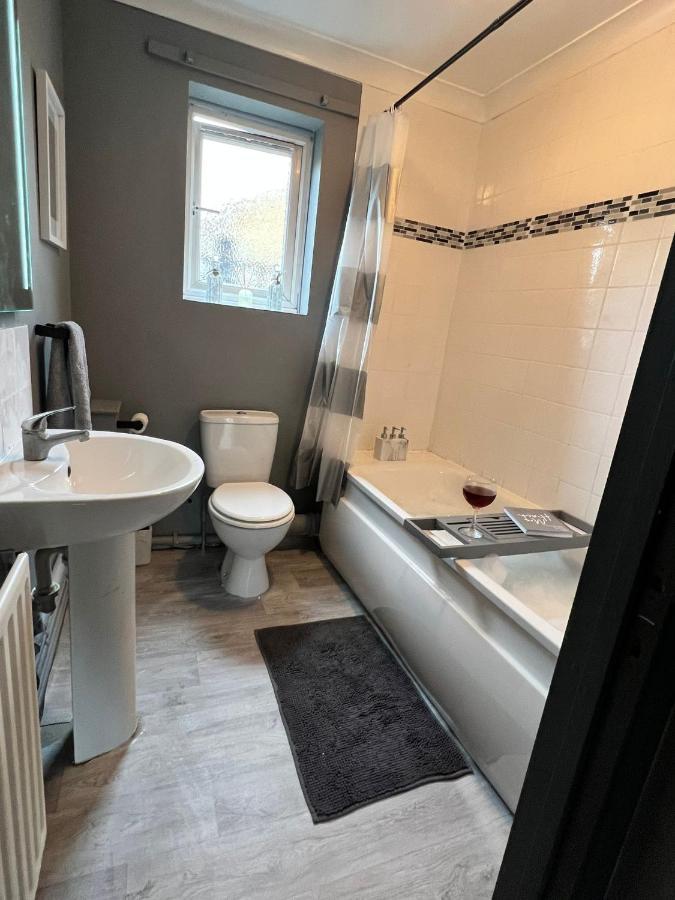 Lovely, Two Bedroom Apartment Central Location London Luaran gambar