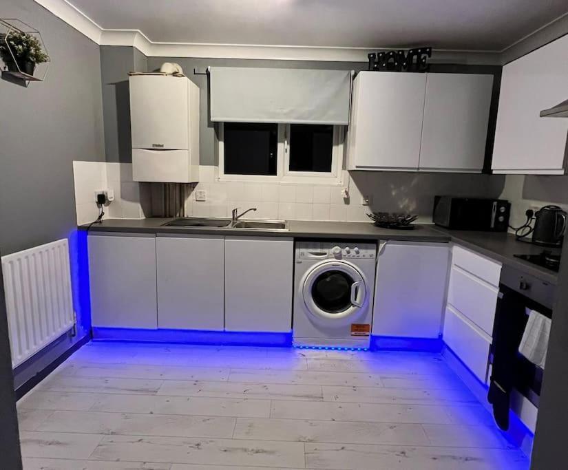 Lovely, Two Bedroom Apartment Central Location London Luaran gambar