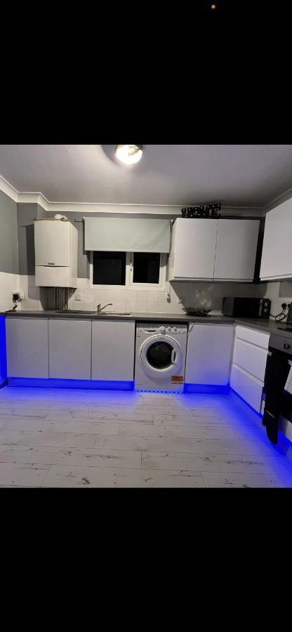 Lovely, Two Bedroom Apartment Central Location London Luaran gambar